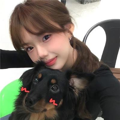 挥著翅膀的女孩